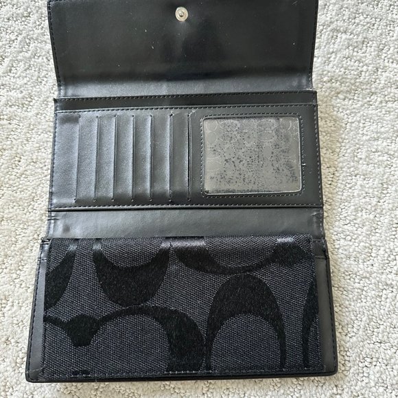 Coach Wallet - Picture 4 of 4